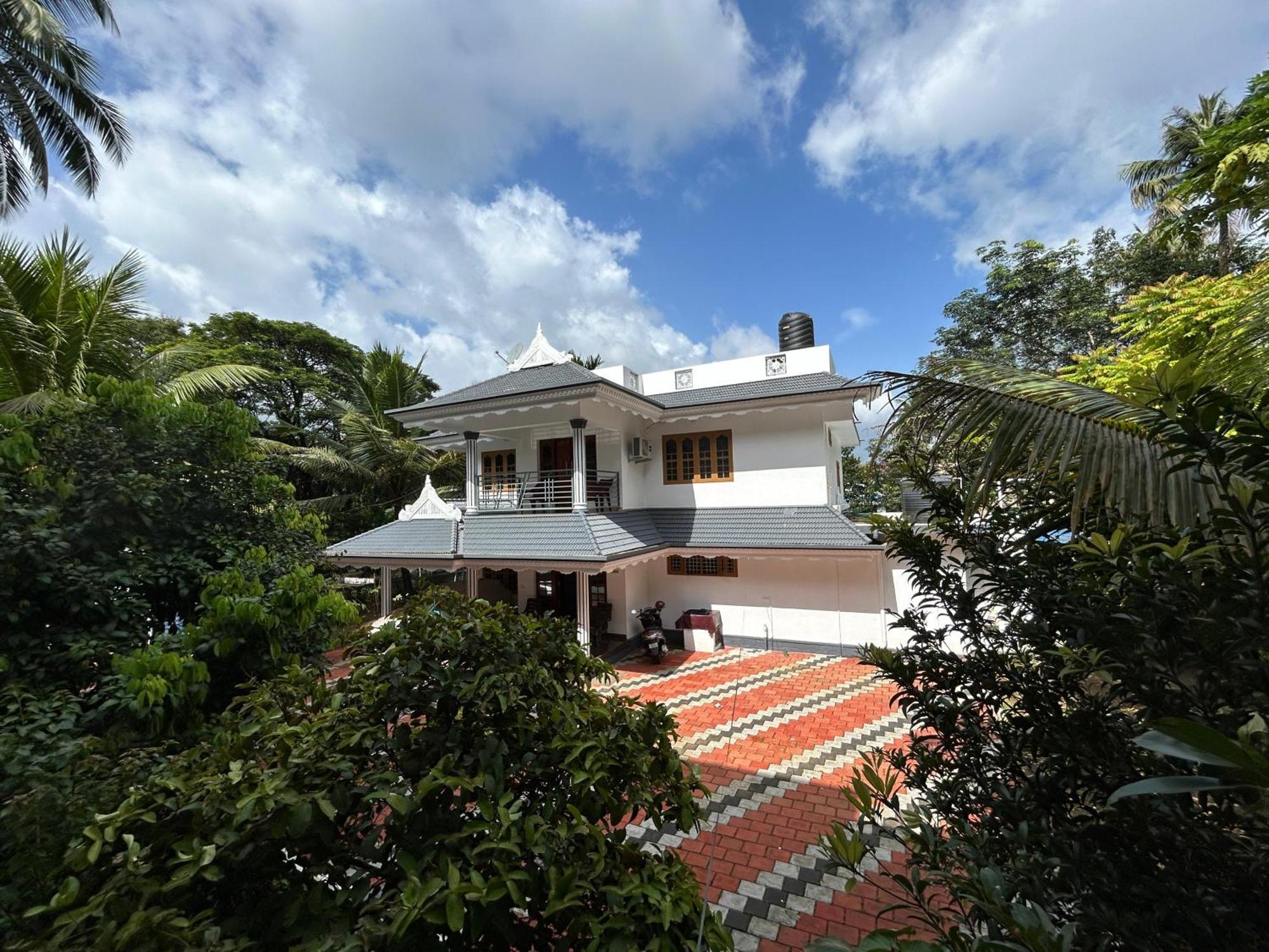 Puzhayoram Homestay Thrissur Экстерьер фото
